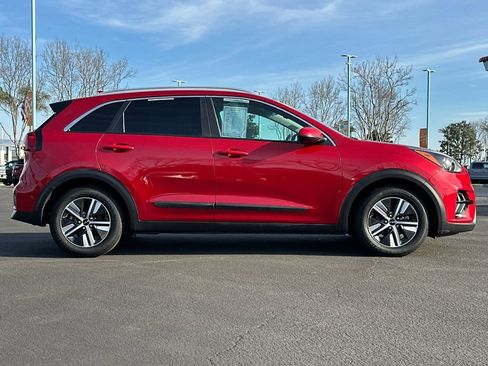 Used 2022 Kia Niro LXS image 3