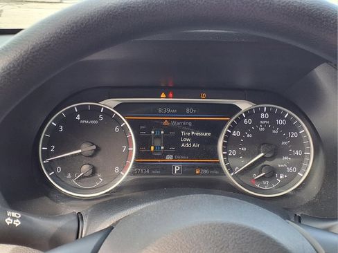 Used 2024 Nissan Sentra SV FWD image 18
