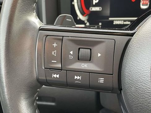 Used 2024 Nissan Rogue SL AWD/4WD image 18