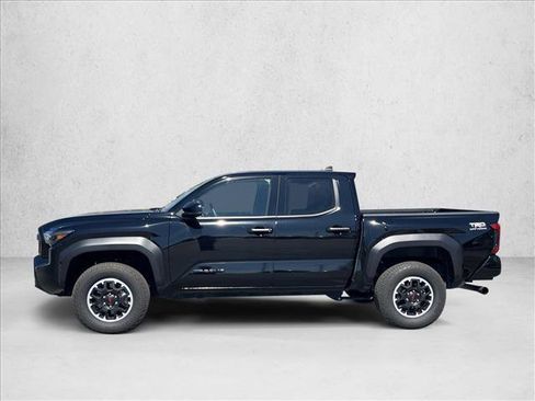 Certified 2025 Toyota Tacoma TRD Off-Road AWD/4WD image 8