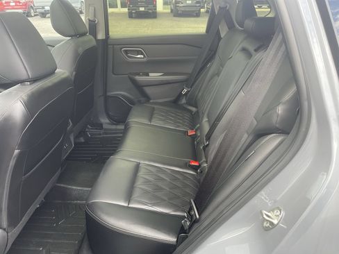 Used 2024 Nissan Rogue Platinum AWD/4WD image 25