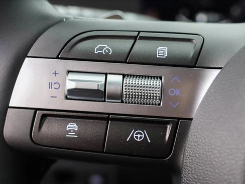 Used 2025 Hyundai Kona SEL image 14