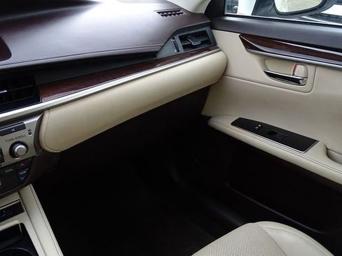 Used 2018 Lexus ES 350 w/ Premier Package FWD image 39