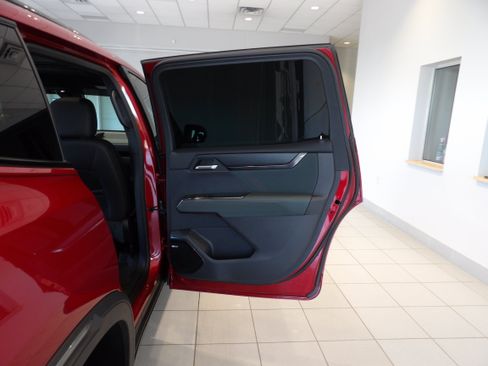 Used 2024 GMC Acadia AT4 w/ Super Cruise Package AWD/4WD image 21