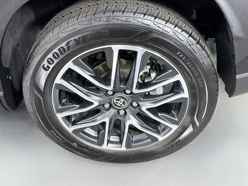 Certified 2026 Toyota Corolla Cross XLE FWD image 32