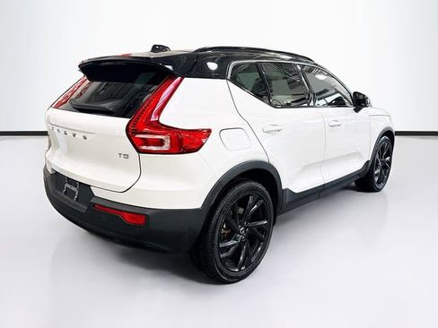 Used 2021 Volvo XC40 T5 R-Design w/ Climate Package image 6