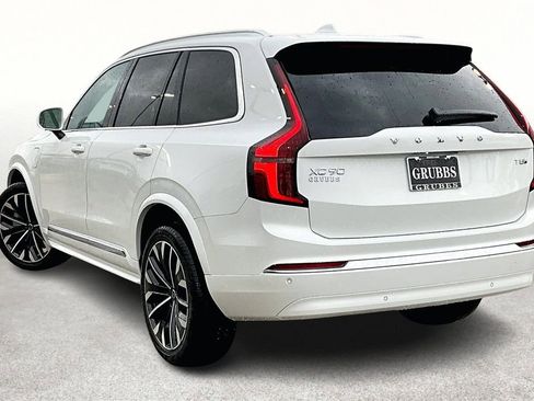 New 2025 Volvo XC90 T8 Core image 5