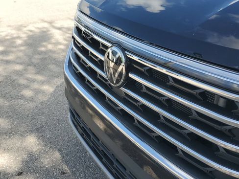 Certified 2026 Volkswagen Atlas SE w/ Black Wheel Package FWD image 11