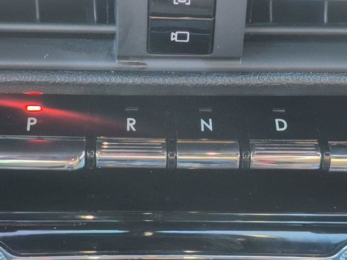 Used 2022 Lincoln Corsair Reserve w/ Elements Package FWD image 24