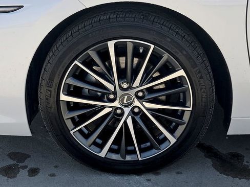 Used 2024 Lexus ES 350 w/ Premium Package image 9