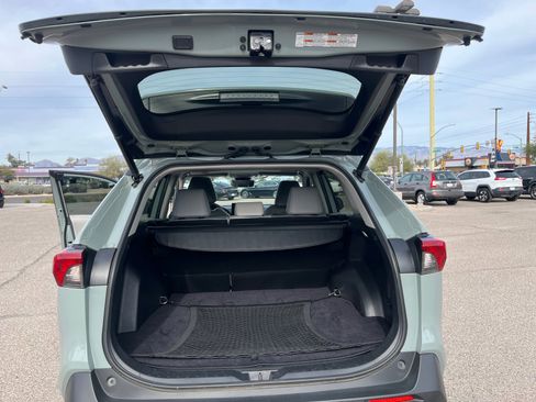 Used 2022 Toyota RAV4 XLE Premium image 34