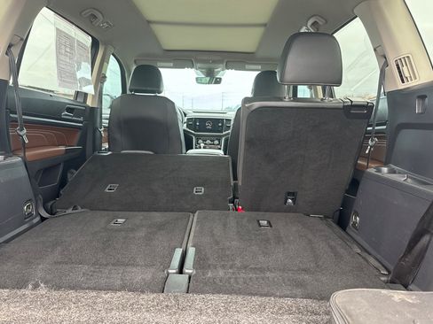 Used 2022 Volkswagen Atlas SEL Premium image 17