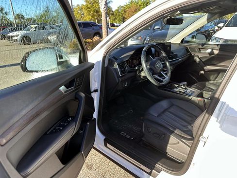 Used 2021 Audi Q5 Premium Plus w/ Premium Plus Package image 11