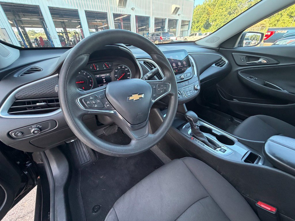 Used 2023 Chevrolet Malibu LT FWD image 13