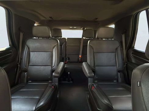 Used 2021 GMC Yukon Denali w/ Denali Premium Package AWD/4WD image 16