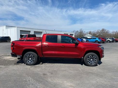 Used 2024 Chevrolet Colorado LT w/ LT Convenience Package III image 10