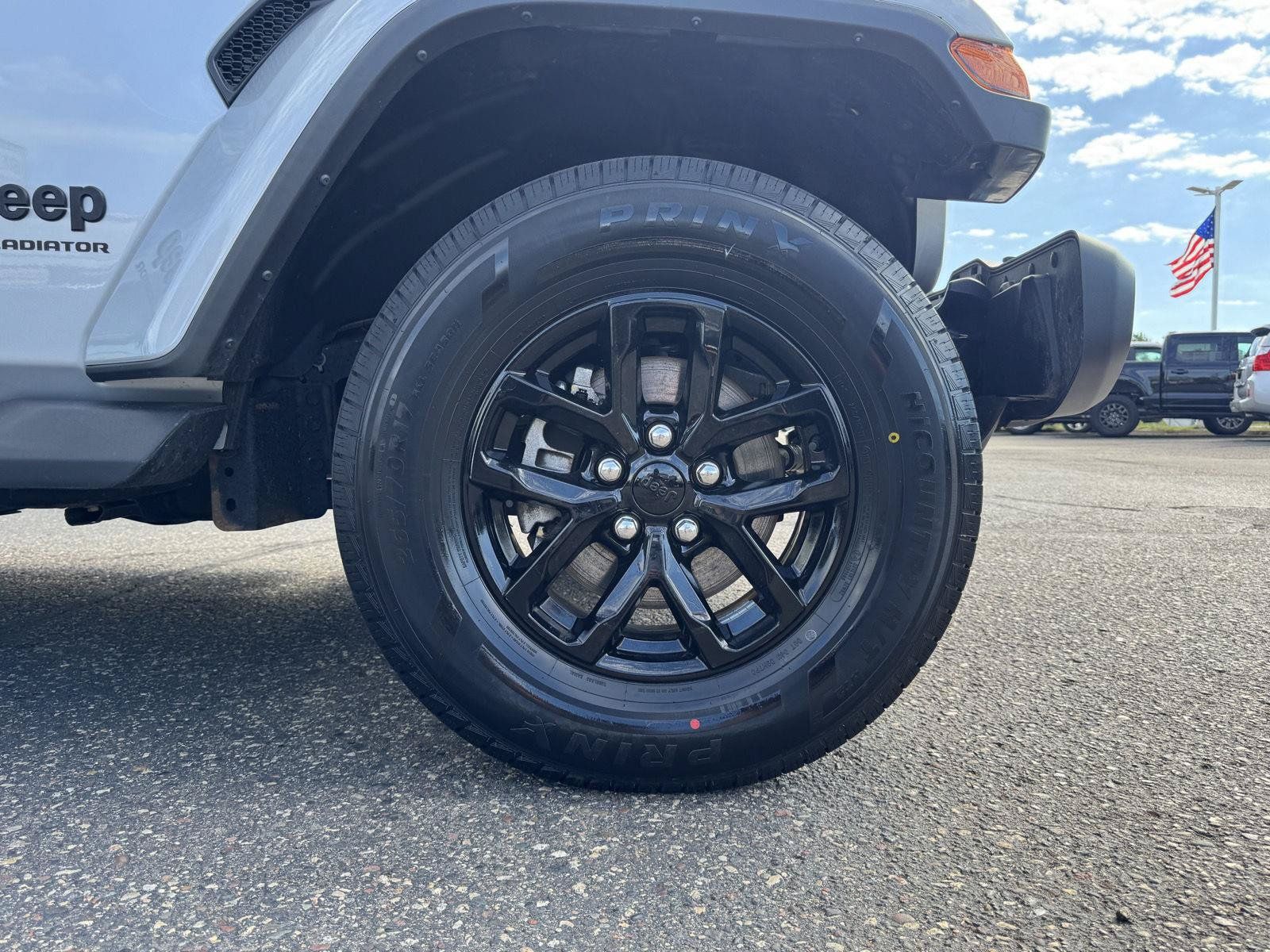 Used 2023 Jeep Gladiator Sport AWD/4WD image 9