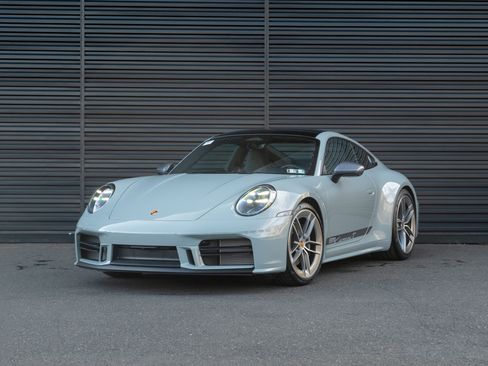 New 2026 Porsche 911 Carrera T image 1