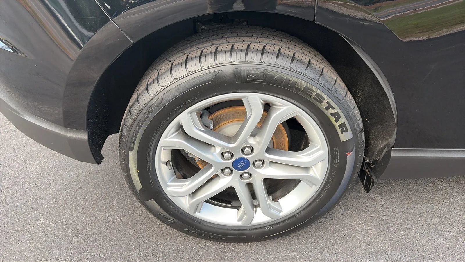 Used 2018 Ford Edge Titanium w/ Equipment Group 301A FWD image 27