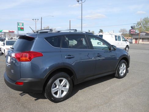 Used 2014 Toyota RAV4 XLE AWD/4WD image 9