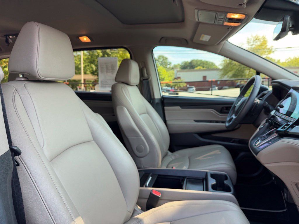 Certified 2024 Honda Odyssey EX-L image 32