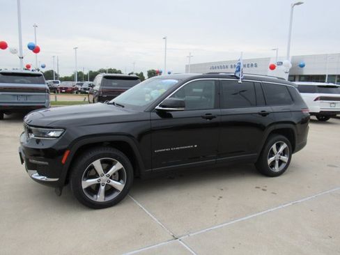 Used 2021 Jeep Grand Cherokee L Limited RWD image 3