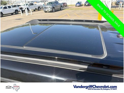 Used 2023 Chevrolet TrailBlazer RS w/ Sun and Liftgate Package FWD image 11