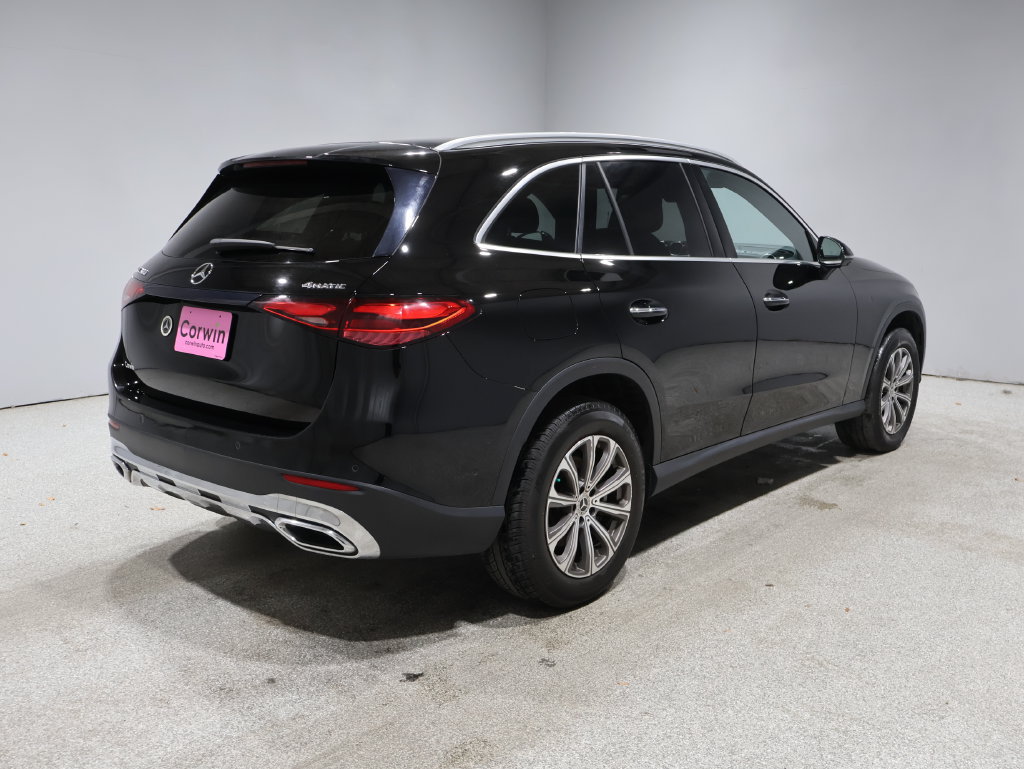 Used 2023 Mercedes-Benz GLC 300 4MATIC image 2