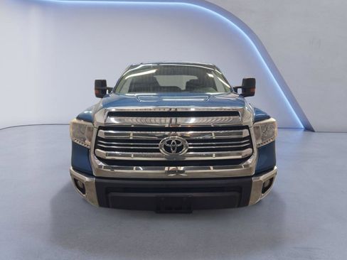 Used 2017 Toyota Tundra SR5 w/ SR5 Upgrade Package image 2