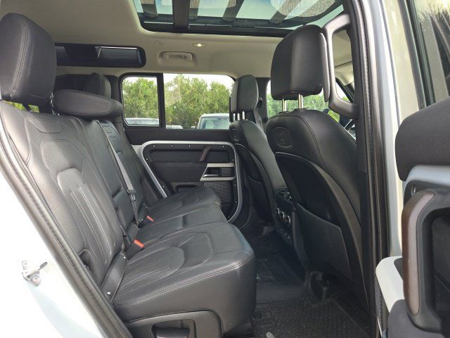 Used 2022 Land Rover Defender 110 S AWD/4WD image 11