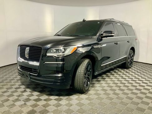 Used 2022 Lincoln Navigator Reserve AWD/4WD image 12