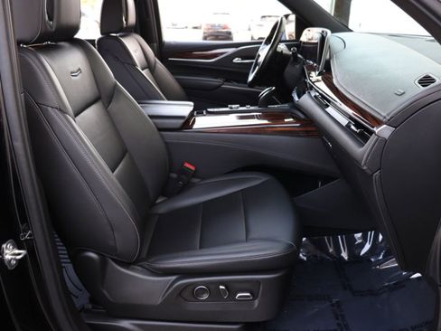 Used 2021 Cadillac Escalade ESV Luxury image 37