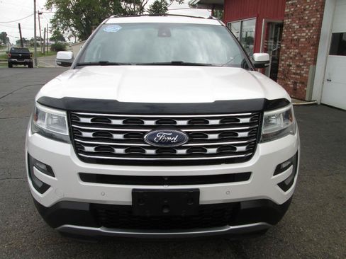 Used 2016 Ford Explorer Limited w/ Equipment Group 301A AWD/4WD image 8