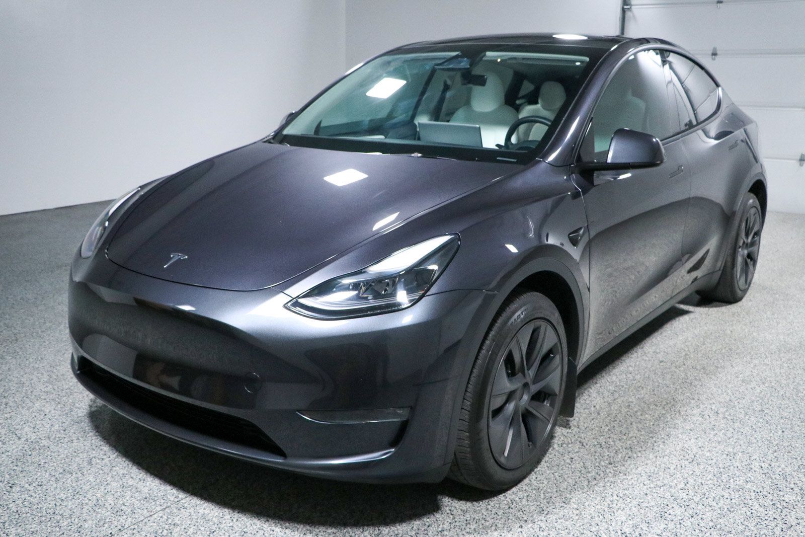Used 2024 Tesla Model Y Long Range RWD image 26