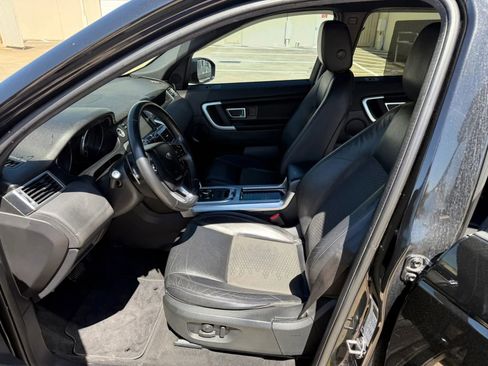 Used 2017 Land Rover Discovery Sport SE image 11