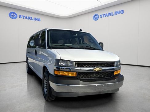 Used 2025 Chevrolet Express 3500 LT w/ LT Preferred Equipment Group image 14