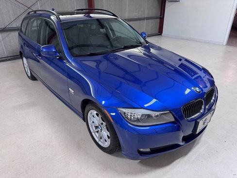 Used 2010 BMW 328i xDrive Wagon AWD/4WD image 16