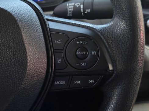Used 2022 Toyota Corolla LE FWD image 11