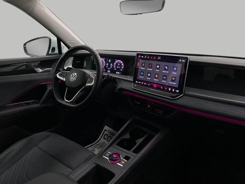 Certified 2026 Volkswagen Tiguan SE AWD/4WD image 18