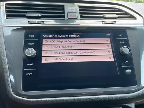 Used 2023 Volkswagen Tiguan SE R-Line FWD image 19