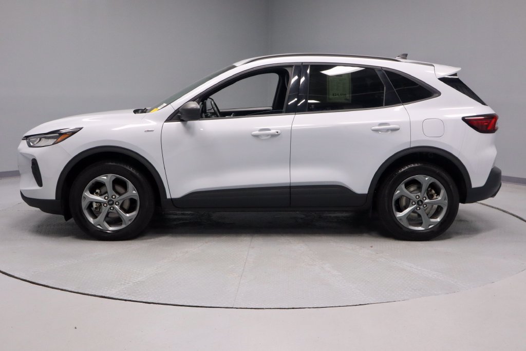 Certified 2025 Ford Escape ST-Line AWD/4WD image 7