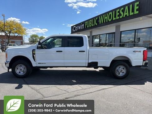 Used 2023 Ford F350 XL w/ Snow Plow/Camper Package AWD/4WD image 8