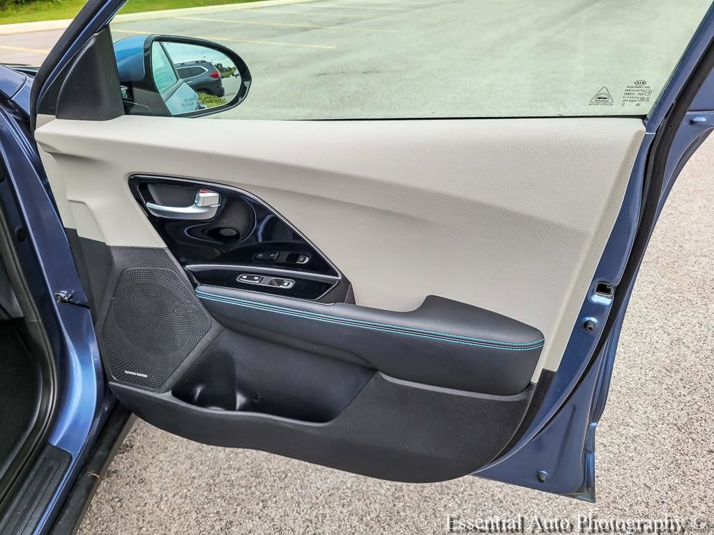 Used 2021 Kia Niro EX Premium FWD image 30