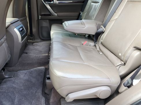 Used 2015 Lexus GX 460 image 9