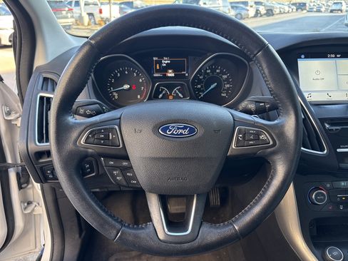 Used 2016 Ford Focus Titanium w/ Titanium Technology Package image 18