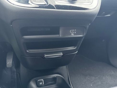 New 2026 Chrysler Pacifica Select image 33