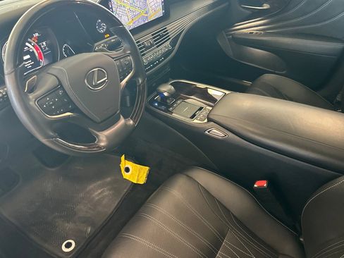 Used 2021 Lexus LS 500 w/ Interior Upgrade Package RWD image 7