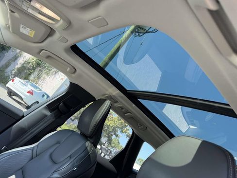 Used 2023 Volvo XC60 B5 Ultimate w/ Climate Package FWD image 19
