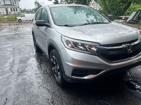 Used 2016 Honda CR-V LX image 2