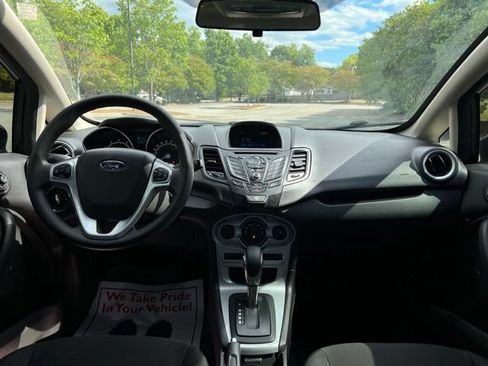 Used 2019 Ford Fiesta SE FWD image 25